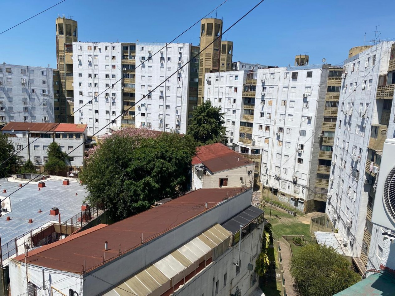 EN VENTA DEPARTAMENTO 5 AMBIENTES EN BARRIO PIEDRABUENA VILLA LUGANO