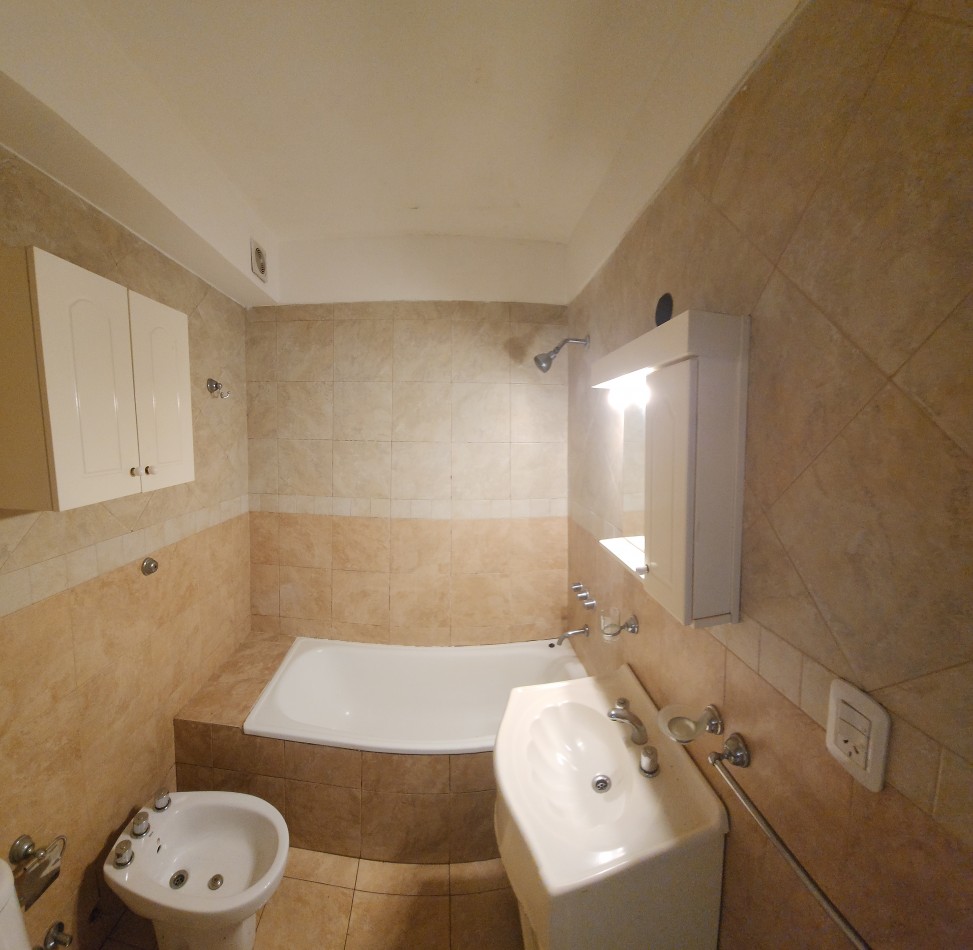SE VENDE DEPARTAMENTO 2 AMB CON PATIO COCHERA Y TERRAZA COMPARTIDA VILLA LUGANO