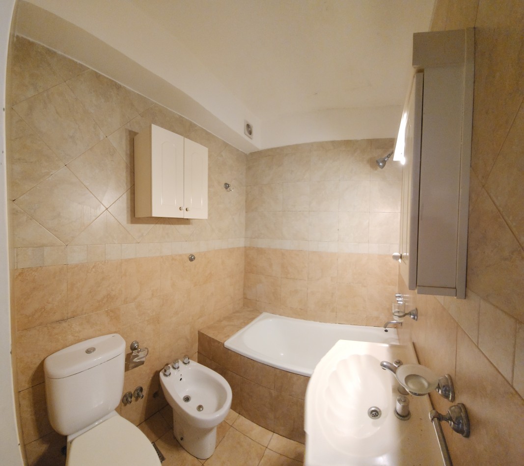 SE VENDE DEPARTAMENTO 2 AMB CON PATIO COCHERA Y TERRAZA COMPARTIDA VILLA LUGANO