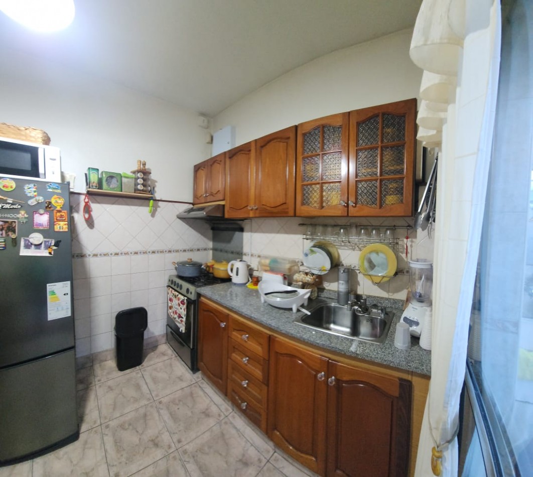 EN VENTA CASA 3 + 2 AMBIENTES EN VILLA LUGANO- LOTE 8.66 X 21.35- MULTIFAMILIAR 