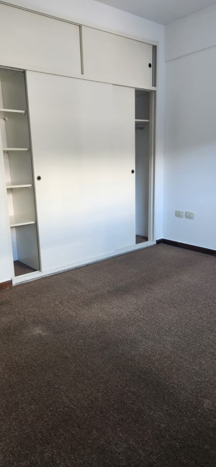 EN VENTA DEPARTAMENTO 2 AMBIENTES EN FLORESTA.