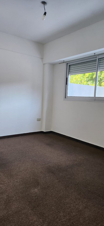 EN VENTA DEPARTAMENTO 2 AMBIENTES EN FLORESTA.