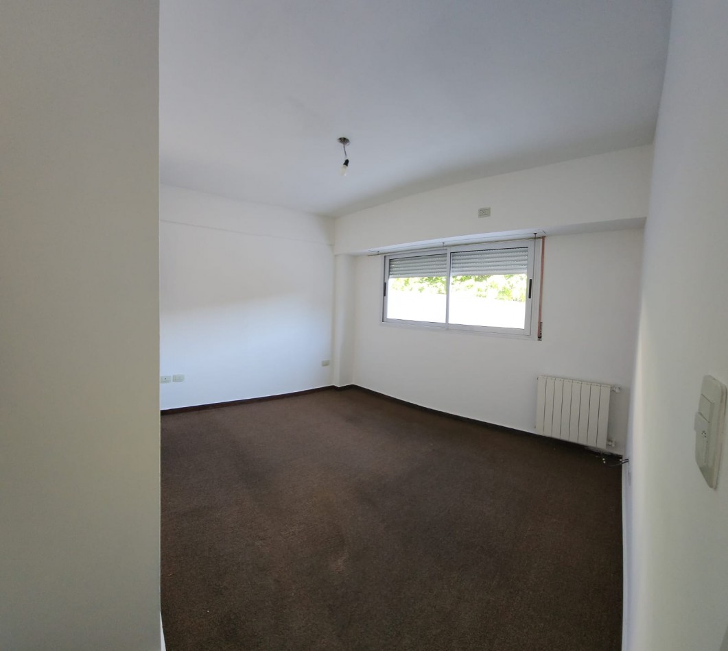 EN VENTA DEPARTAMENTO 2 AMBIENTES EN FLORESTA.