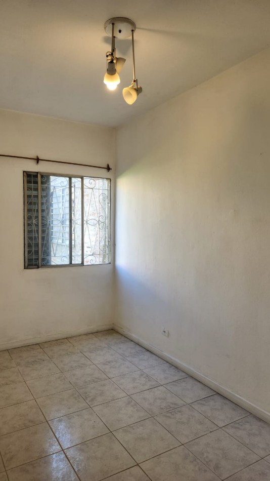 EN ALQUILER DEPARTAMENTO 3 AMBIENTES EN VILLA CELINA.