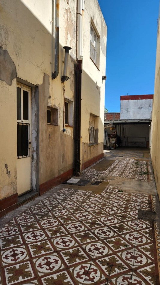 EN VENTA CASA MULTIFAMILIAR EN VILLA CELINA POLO TEXTIL LOTE.