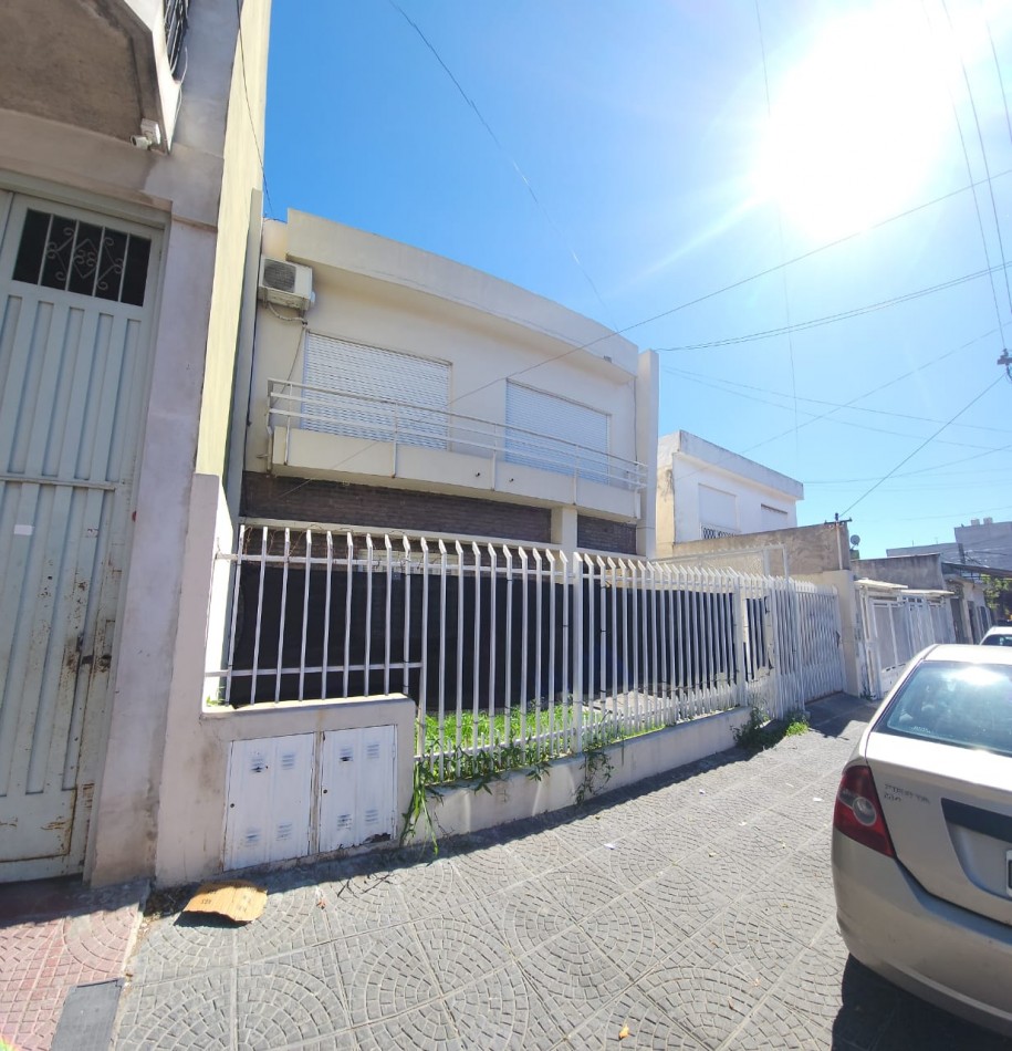 EN VENTA CASA MULTIFAMILIAR EN VILLA CELINA POLO TEXTIL LOTE.