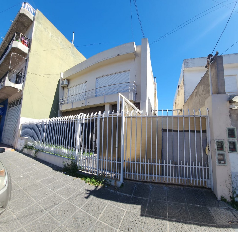 EN VENTA CASA MULTIFAMILIAR EN VILLA CELINA POLO TEXTIL LOTE.