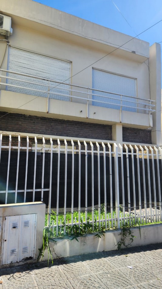 EN VENTA CASA MULTIFAMILIAR EN VILLA CELINA POLO TEXTIL LOTE.