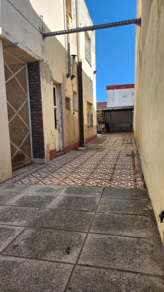 EN VENTA CASA MULTIFAMILIAR EN VILLA CELINA POLO TEXTIL LOTE.