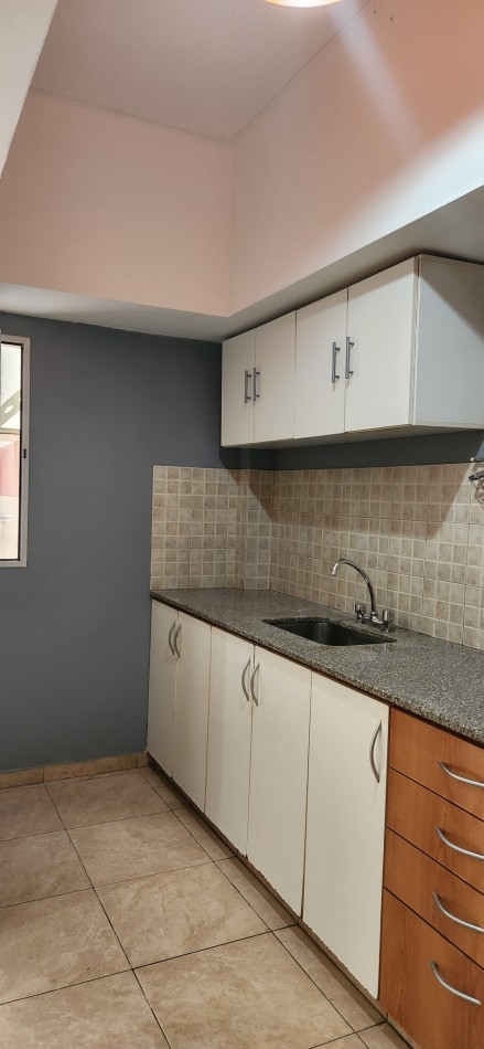 SE VENDE DEPARTAMENTO 2 AMB CON PATIO COCHERA Y TERRAZA COMPARTIDA VILLA LUGANO