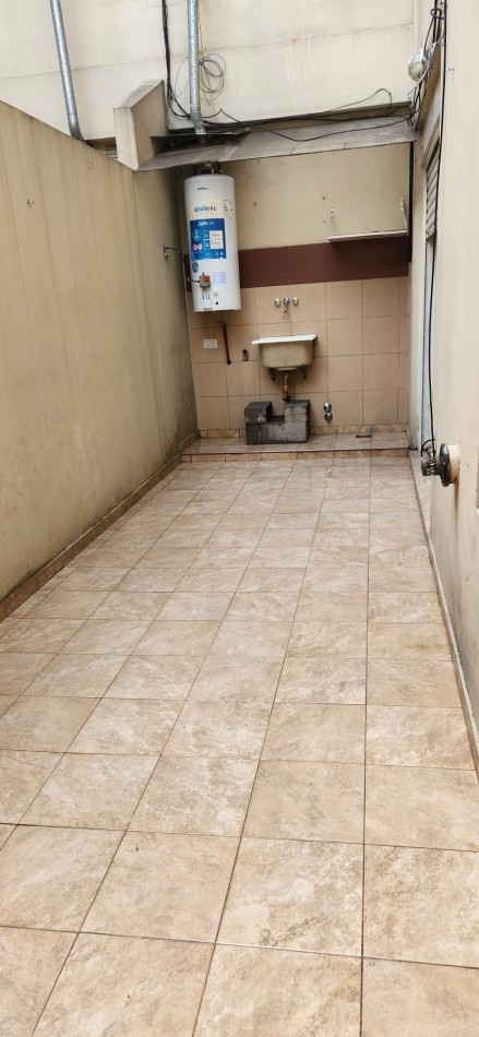 SE VENDE DEPARTAMENTO 2 AMB CON PATIO COCHERA Y TERRAZA COMPARTIDA VILLA LUGANO