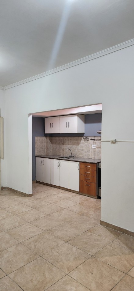 SE VENDE DEPARTAMENTO 2 AMB CON PATIO COCHERA Y TERRAZA COMPARTIDA VILLA LUGANO