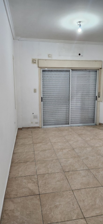 SE VENDE DEPARTAMENTO 2 AMB CON PATIO COCHERA Y TERRAZA COMPARTIDA VILLA LUGANO