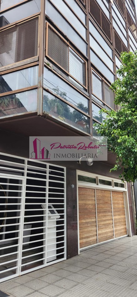 EN VENTA DEPARTAMENTO 4 AMBIENTES CON DEPENDENCIA Y COCHERA