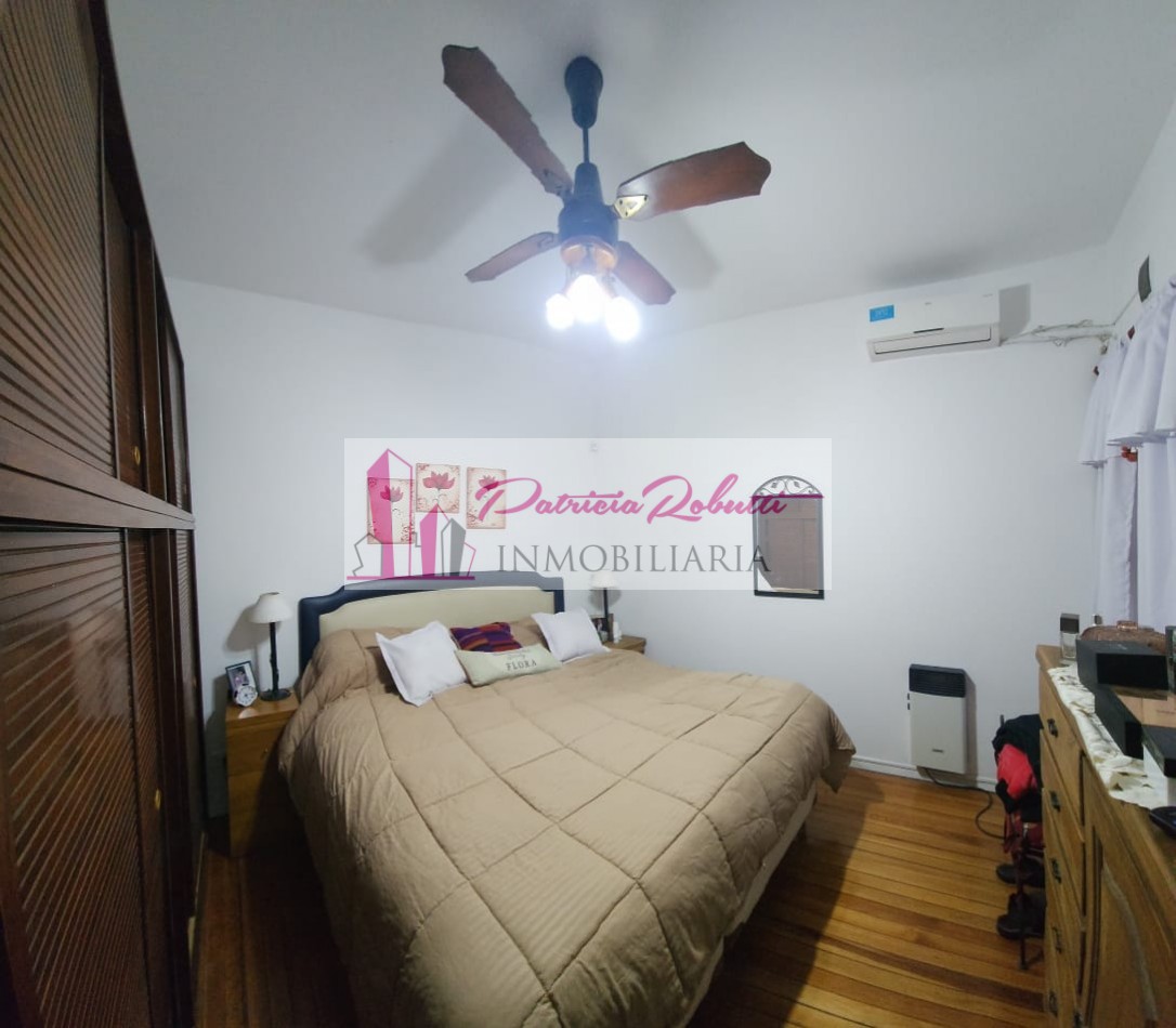 EN VENTA CASA 3 + 2 AMBIENTES EN VILLA LUGANO- LOTE 8.66 X 21.35- MULTIFAMILIAR 