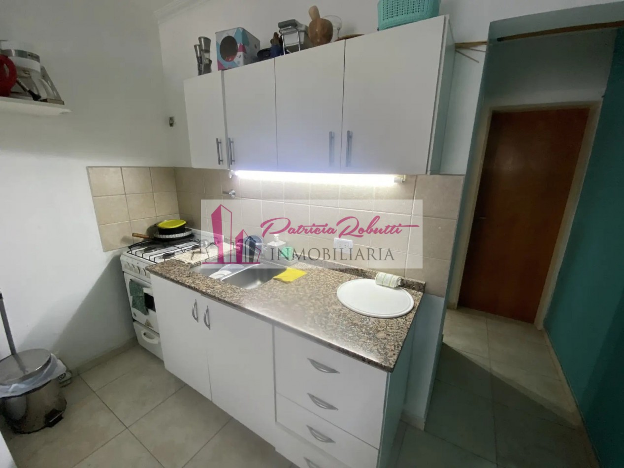 EN VENTA DEPARTAMENTO 2 AMBIENTES CON COCHERA EN MORON.