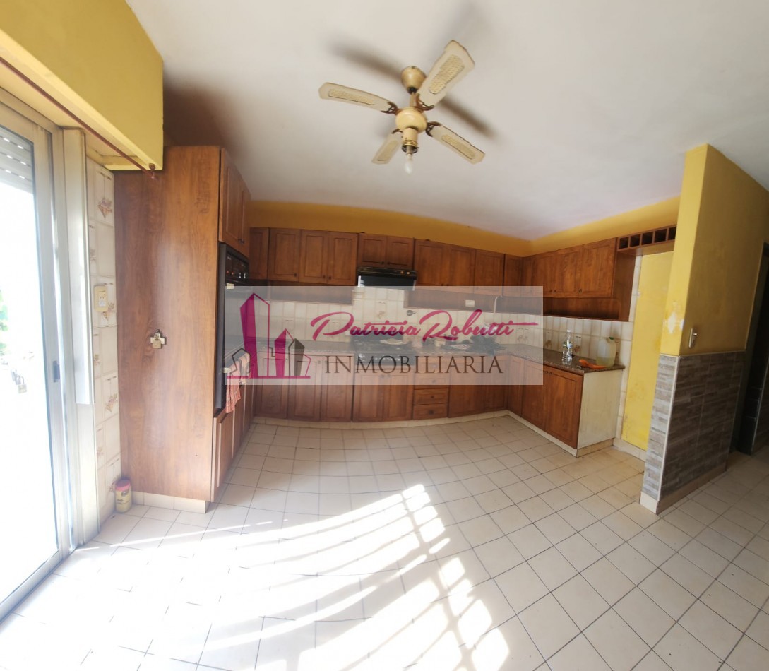 EN VENTA CASA 4 AMBIENTES EN VILLA CELINA POLO TEXTIL LOTE