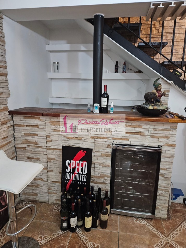 EN VENTA CASA 4 AMBIENTES CON PISCINA, PATIO, TERRAZA Y GARAGE VILLA MADERO
