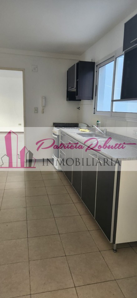 EN VENTA DEPARTAMENTO 2 AMBIENTES EN FLORESTA.