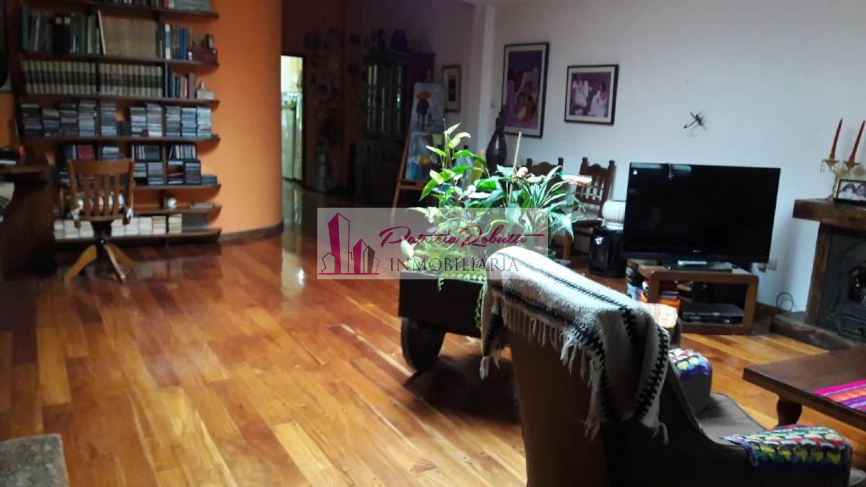 EN VENTA CASA 4 AMBIENTES EN VILLA LUGANO.