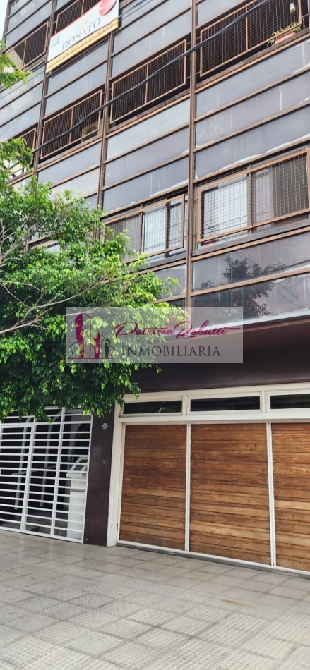 EN VENTA DEPARTAMENTO 4 AMBIENTES CON DEPENDENCIA Y COCHERA