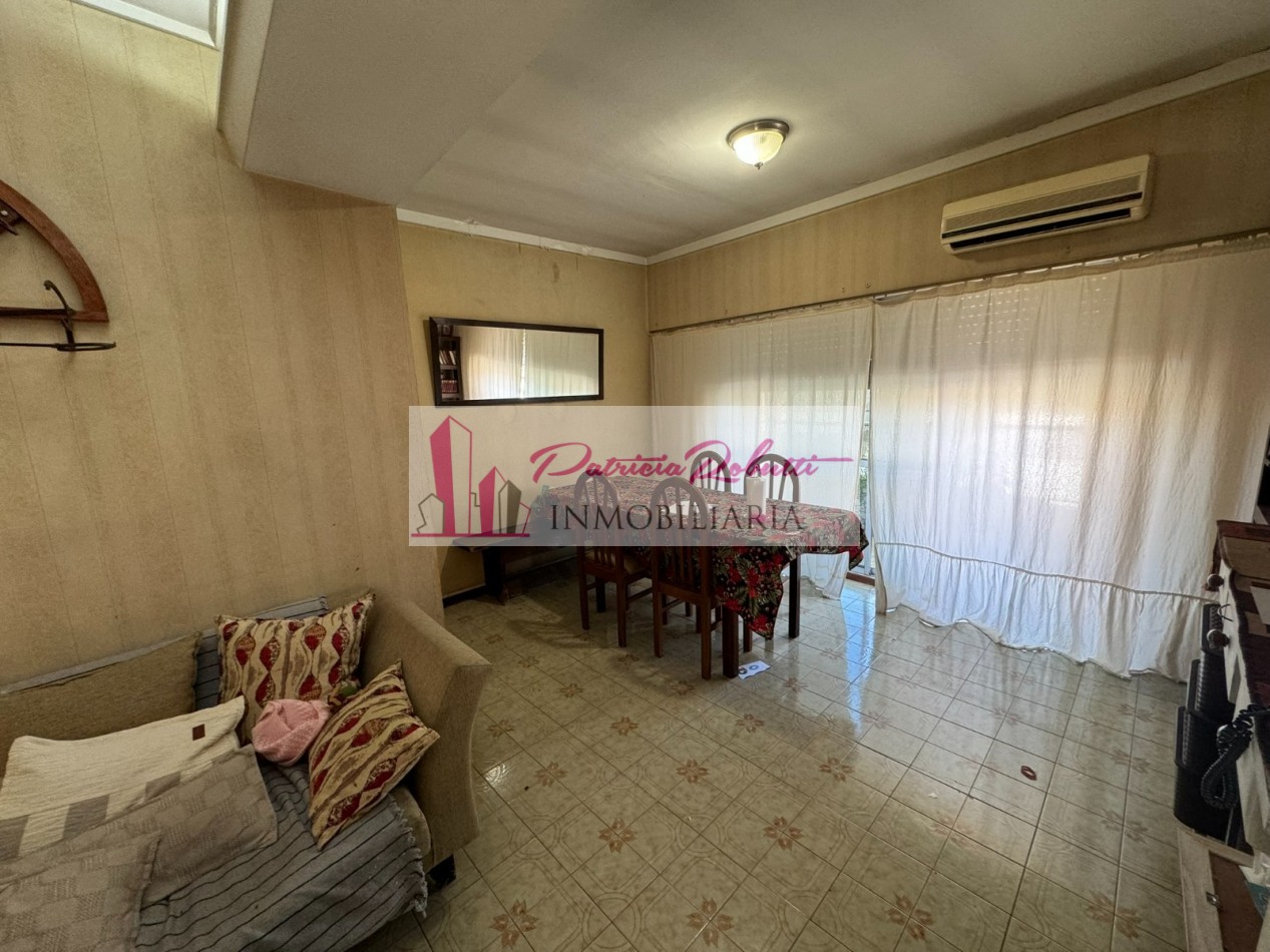 EN VENTA CASA MULTIFAMILIAR 6 AMBIENTES DISTRIBUIDA EN 2 CASAS VILLA INSUPERABLE.