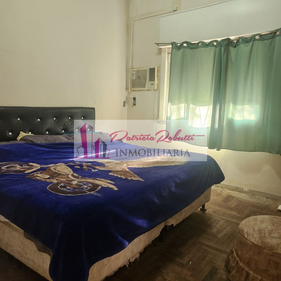 EN VENTA CASA 4 AMBIENTES EN VILLA LUGANO- LOTE 10 X 29.70- MULTIFAMILIAR