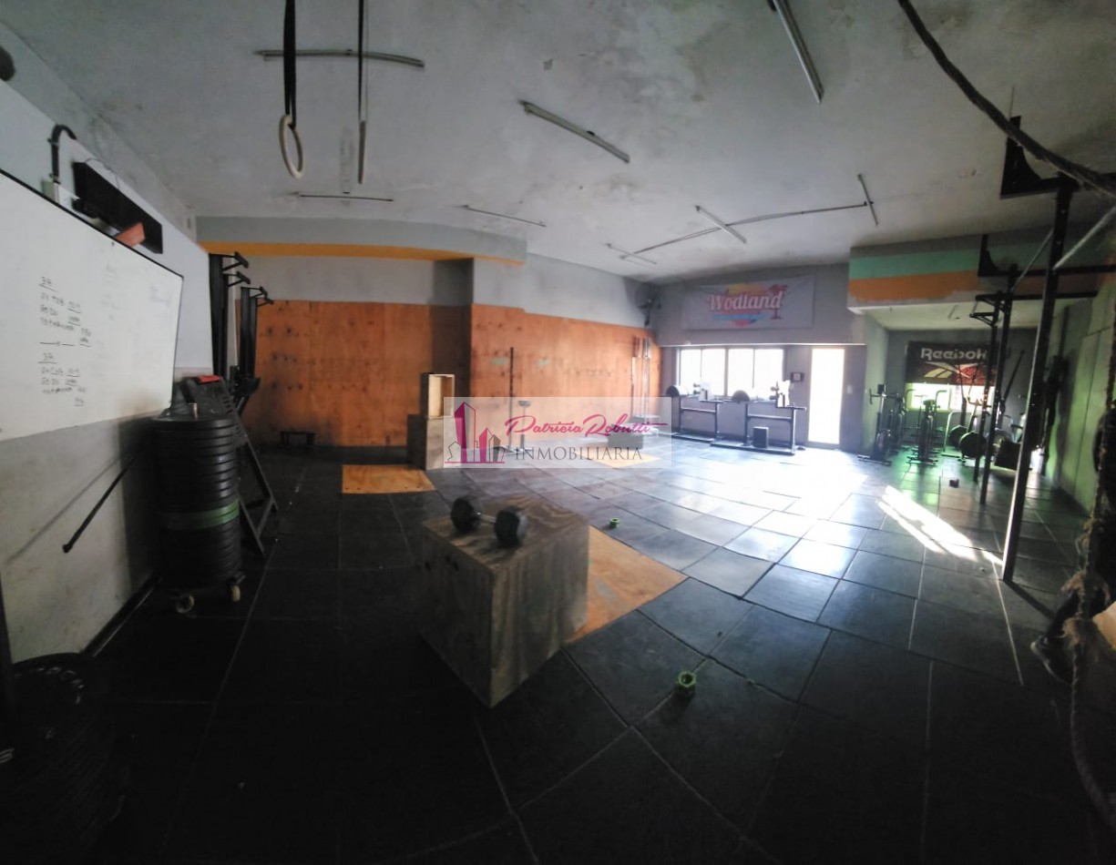 EN VENTA LOCAL COMERCIAL/ DEPOSITO/ GALPON GRAN METRAJE -VILLA LUGANO
