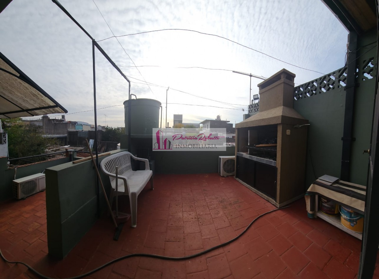 EN  VENTA PH 4 AMB CON PEQUEÑO PATIO Y TERRAZA- VILLA CELINA LA MATANZA