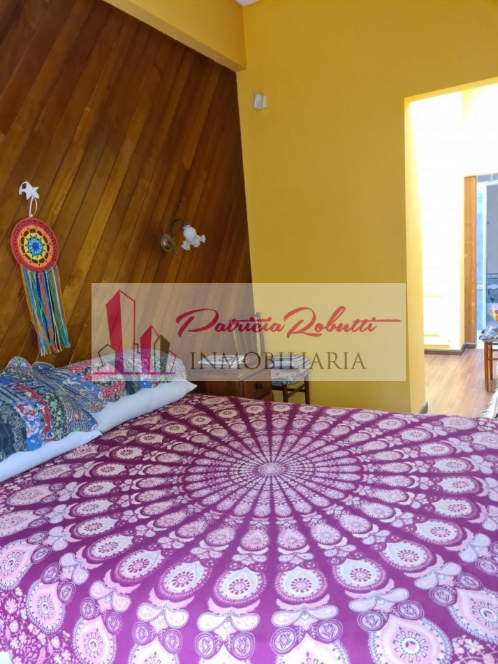 EN VENTA CASA 4 AMBIENTES EN VILLA LUGANO.
