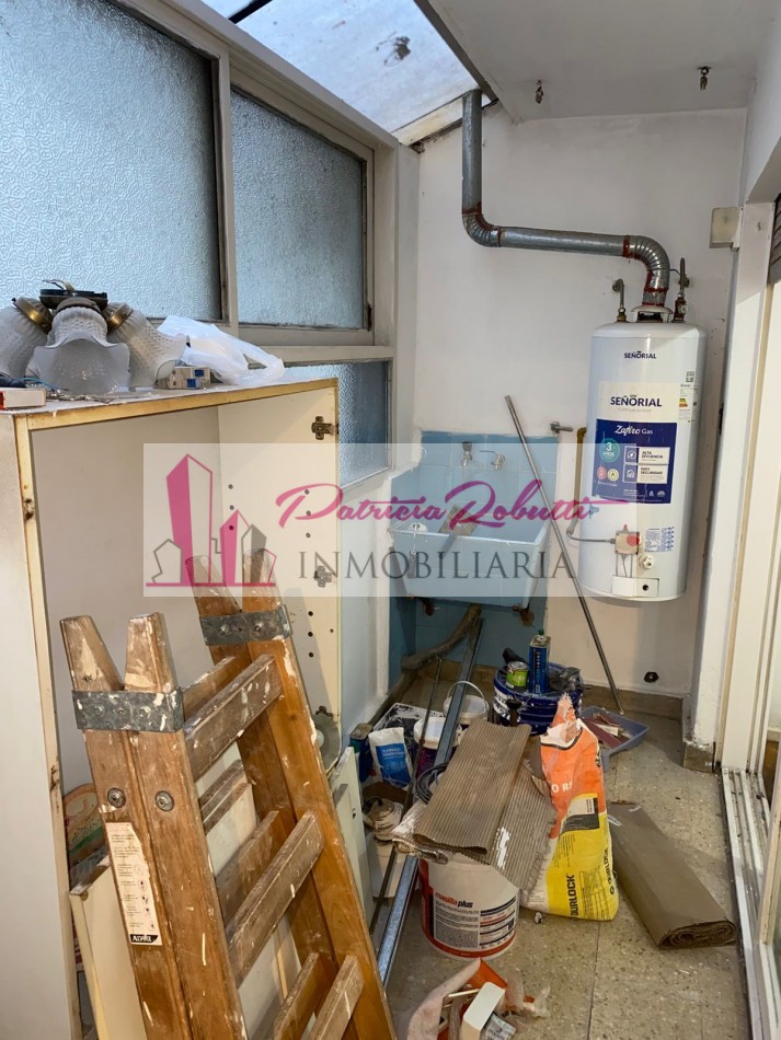 EN VENTA DPTO 3 AMBIENTES AL FRENTE CON BALCON EN PALERMO.