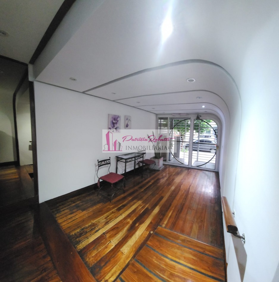 EN VENTA DEPARTAMENTO 4 AMBIENTES CON DEPENDENCIA Y COCHERA