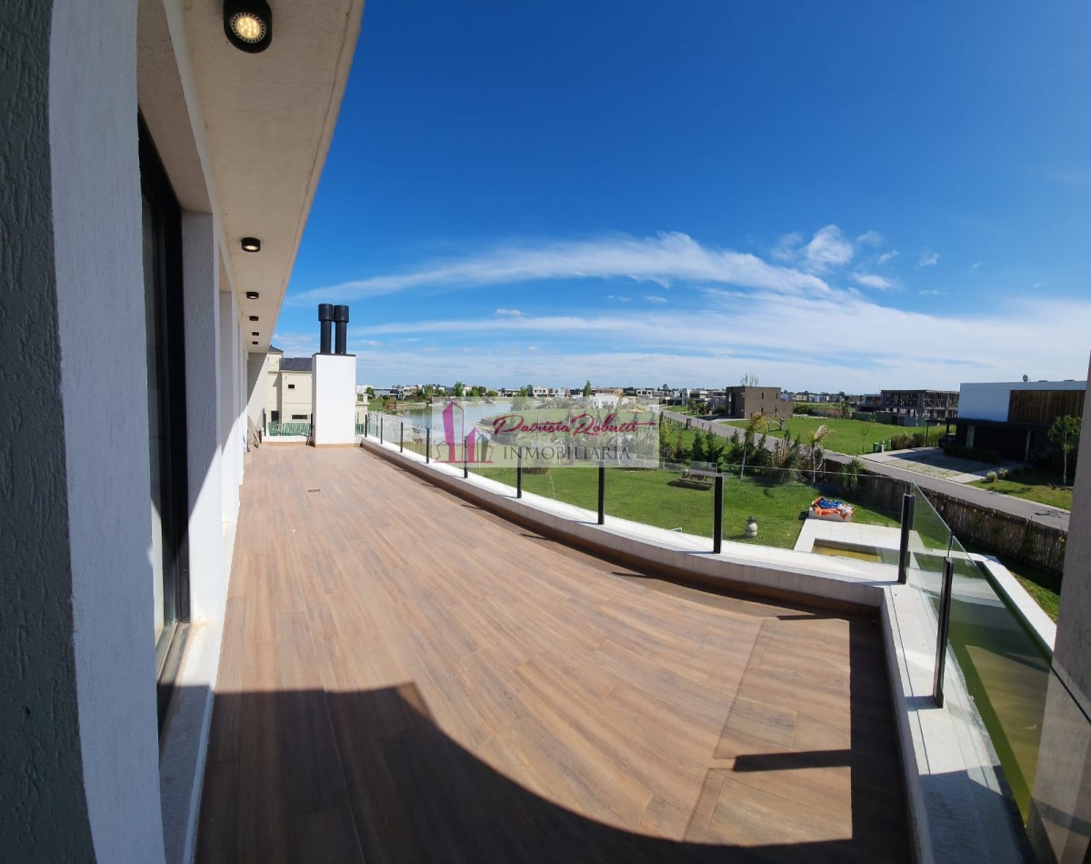 EN VENTA CASA 6 AMBIENTES CON PISCINA Y 2 COCHERAS EN BARRIO PRIVADO LAGOS DE CANNING