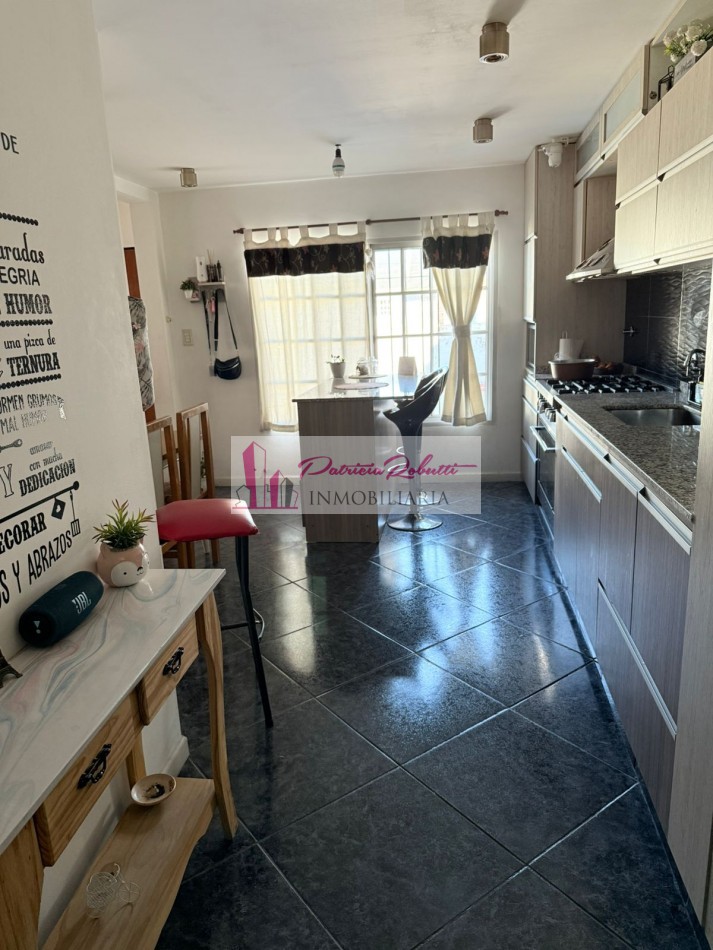 Vende PH MULTIFAMILIAR contrafrente con espacio aereo para edificar Villa Celina