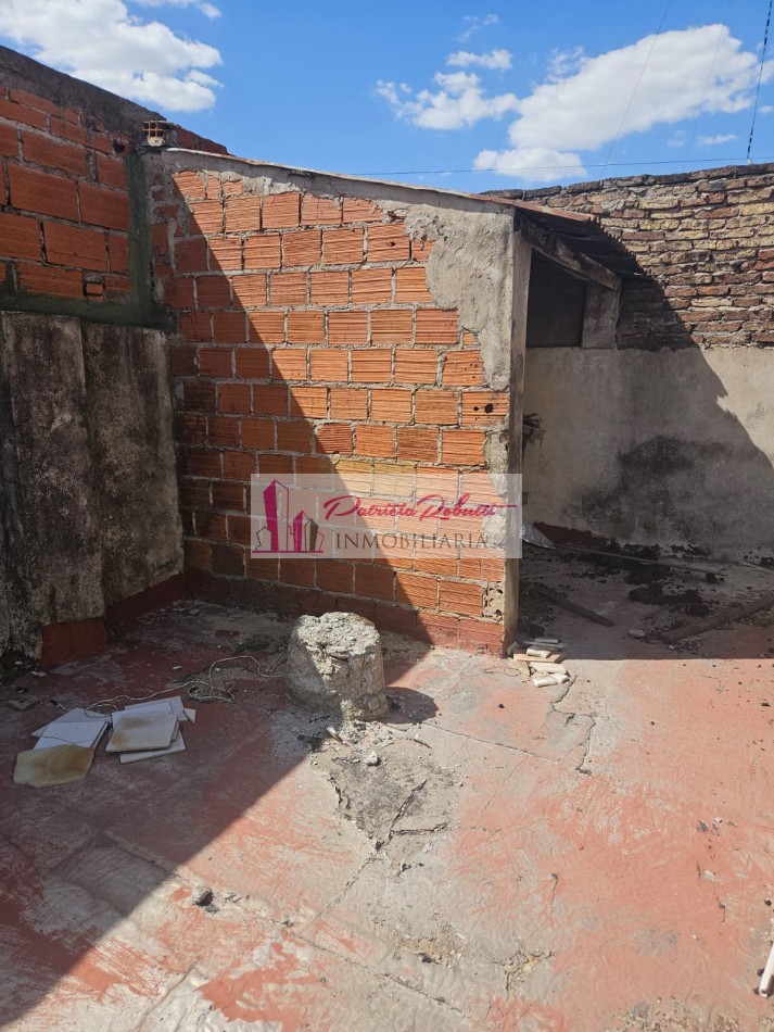 EN VENTA CASA 2 AMBIENTES EN VILLA CELINA- CON TERRAZA IDEAL CONSTRUCCION OPORTUNIDAD
