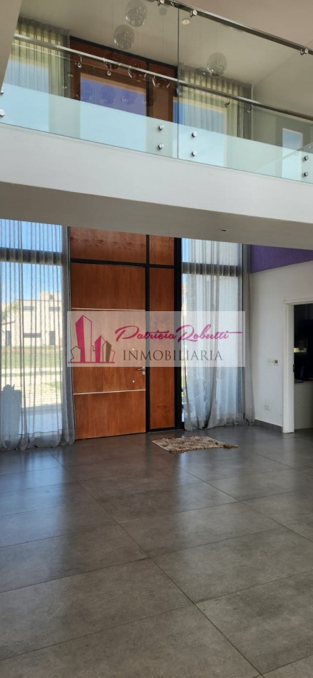 EN VENTA CASA 6 AMBIENTES CON PISCINA Y 2 COCHERAS EN BARRIO PRIVADO LAGOS DE CANNING