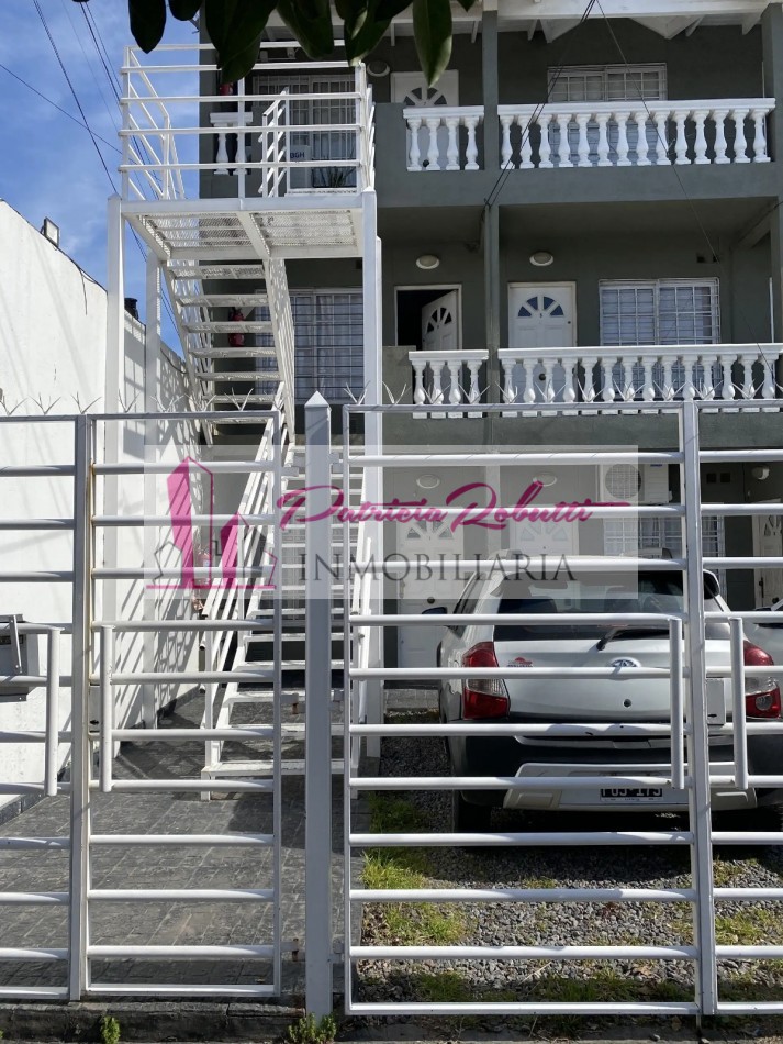 EN VENTA DEPARTAMENTO 2 AMBIENTES CON COCHERA EN MORON.