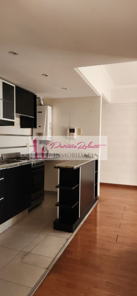 En venta departamento de categoria 3 ambientes con balcon Villa Lugano- cerca del centro comercial.