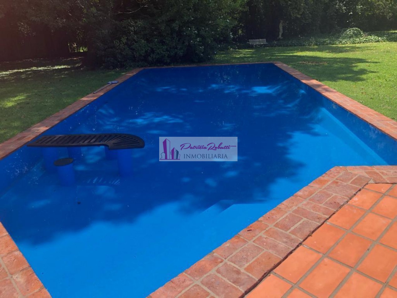 SE VENDE CASA 5 AMBIENTES CON PARQUE, PISCINA, CASA DE HUESPED GRAL. RODRIGUEZ