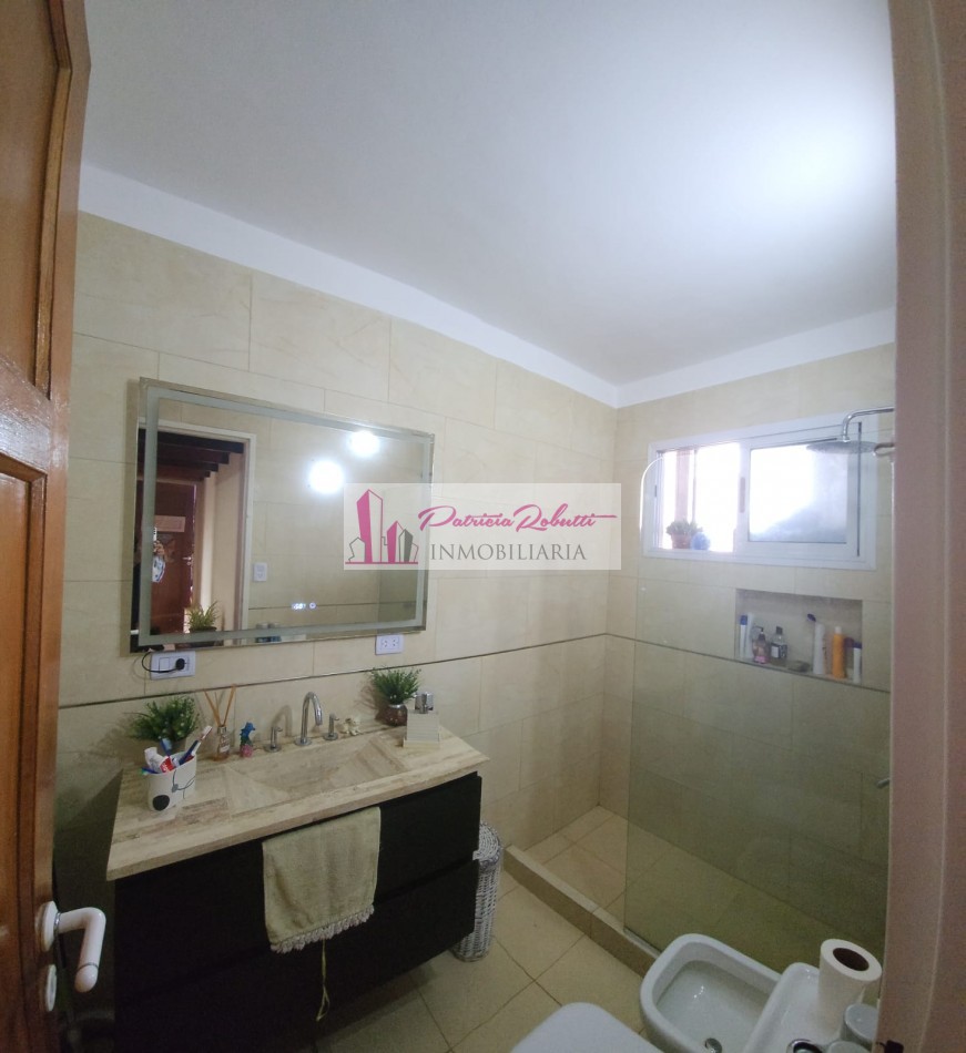 EN VENTA DEPARTAMENTO 4 AMBIENTES CON BALCON Y COCHERA- BARRIO GENERAL PAZ- VILLA CELINA