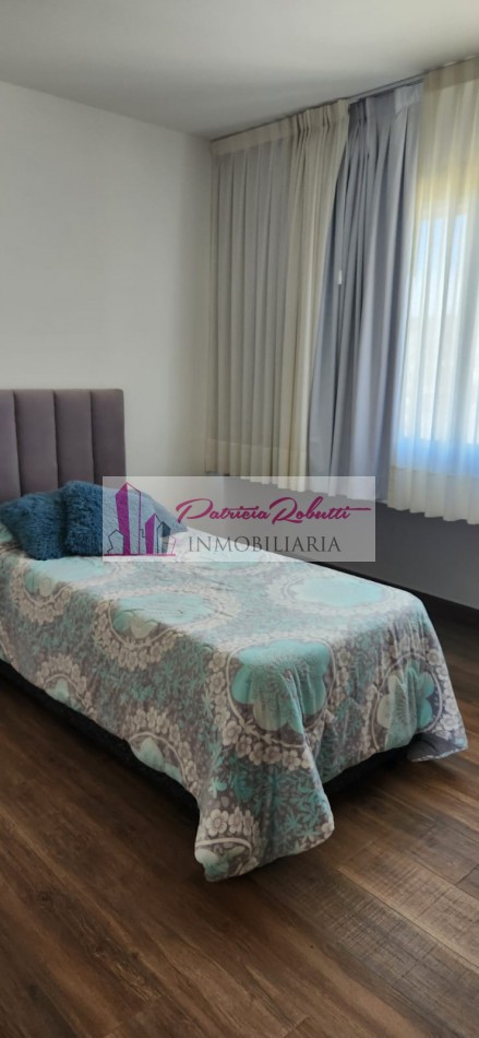EN VENTA CASA 6 AMBIENTES CON PISCINA Y 2 COCHERAS EN BARRIO PRIVADO LAGOS DE CANNING