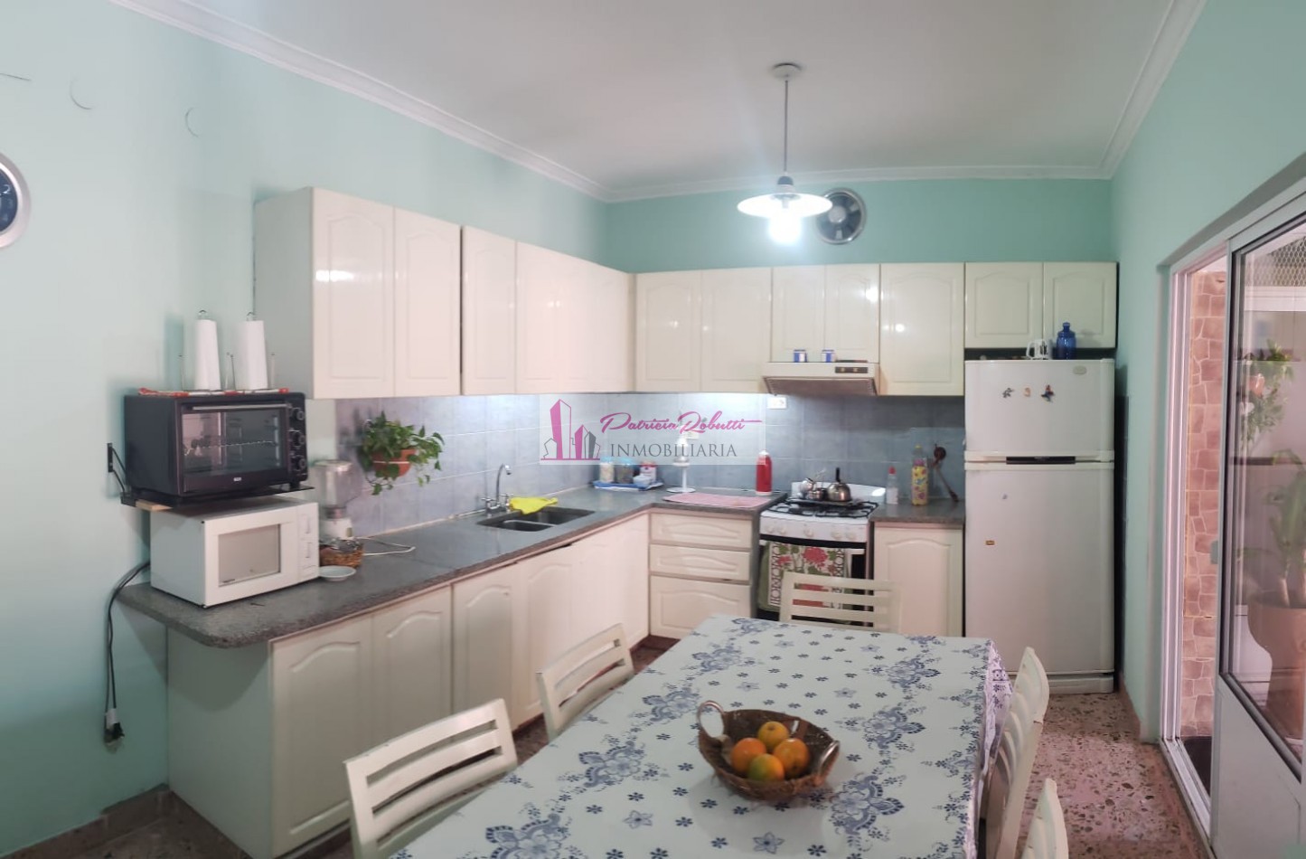 SE VENDE CASA 5 AMBIENTES CON PARQUE Y PISCINA VILLA CELINA