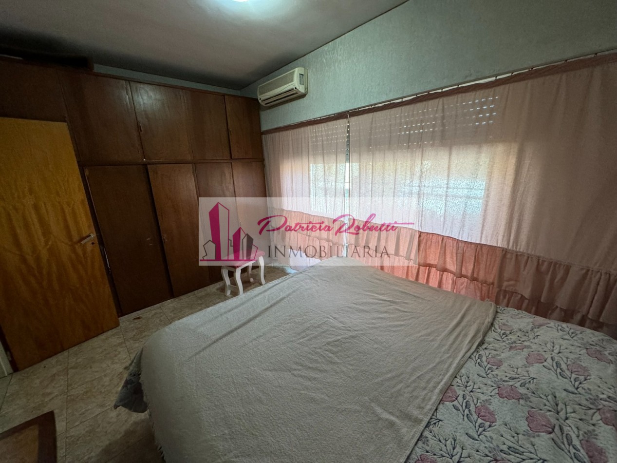 EN VENTA CASA MULTIFAMILIAR 6 AMBIENTES DISTRIBUIDA EN 2 CASAS VILLA INSUPERABLE.