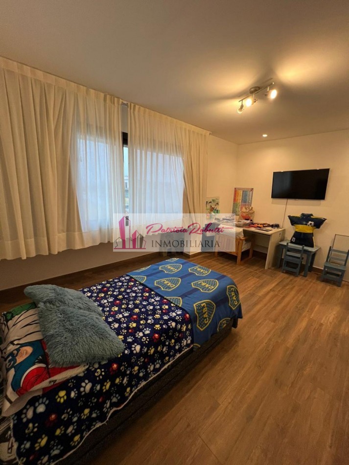 EN VENTA CASA 6 AMBIENTES CON PISCINA Y 2 COCHERAS EN BARRIO PRIVADO LAGOS DE CANNING