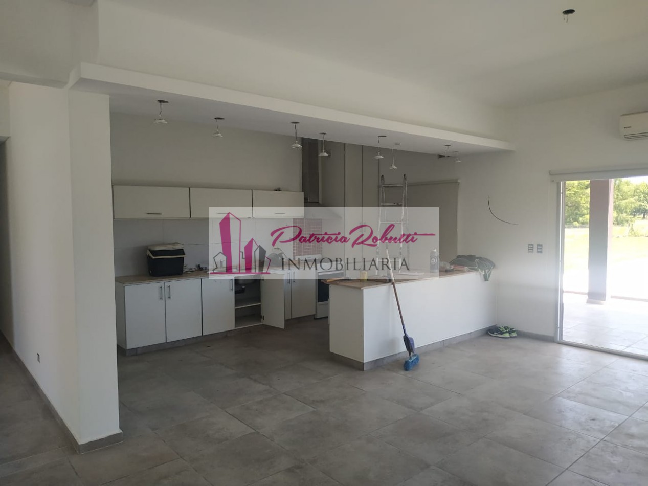 EN ALQUILER CASA 4 AMBIENTES EN GENERAL RODRIGUEZ.