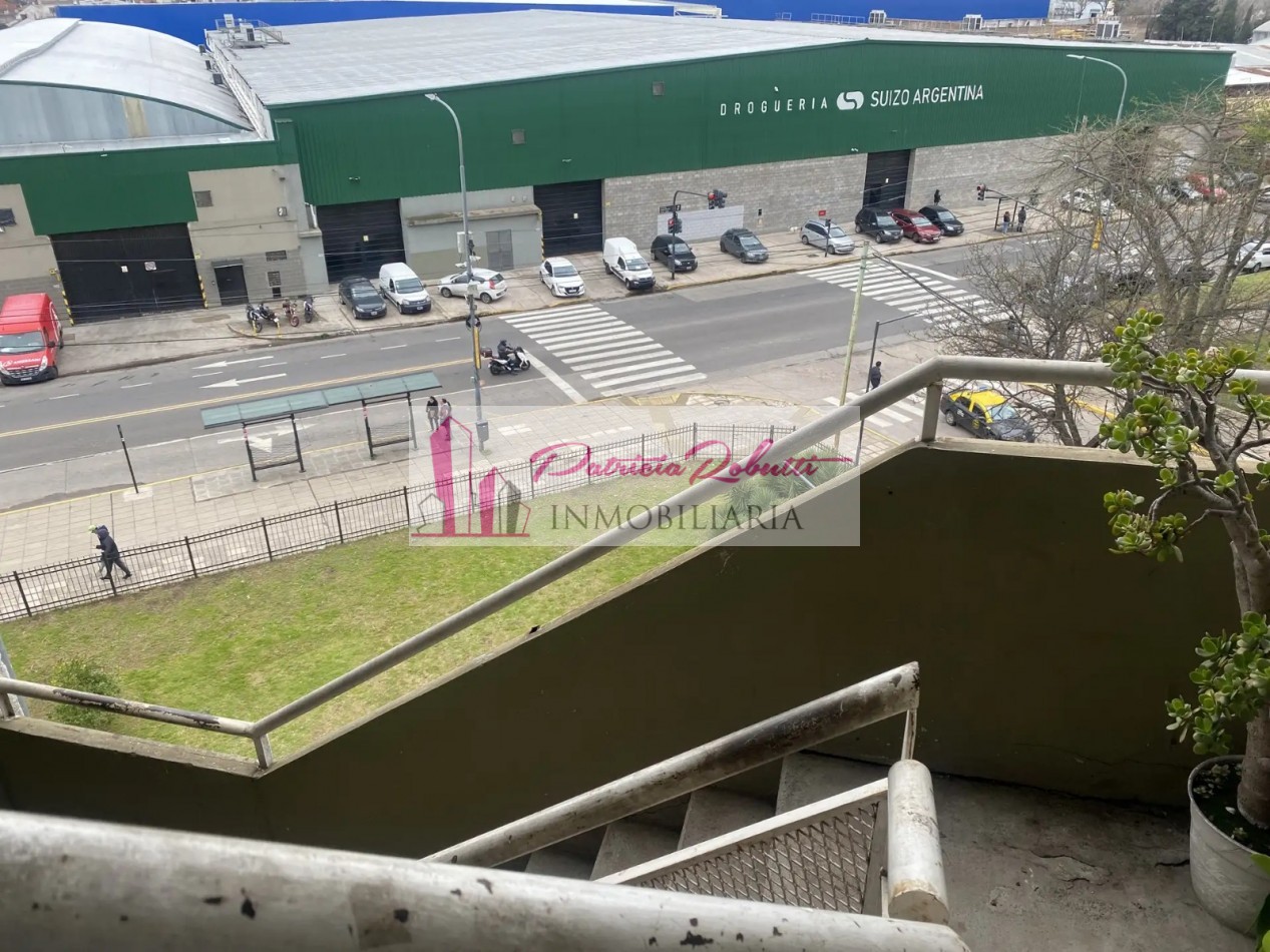 EN VENTA DEPARTAMENTO 4 AMB PATIO BARRIO PIEDRABUENA VILLA LUGANO