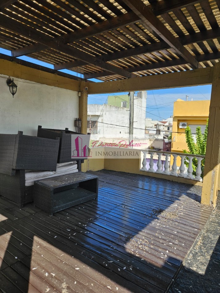 EN VENTA CASA 4 AMBIENTES CON PISCINA, PATIO, TERRAZA Y GARAGE VILLA MADERO