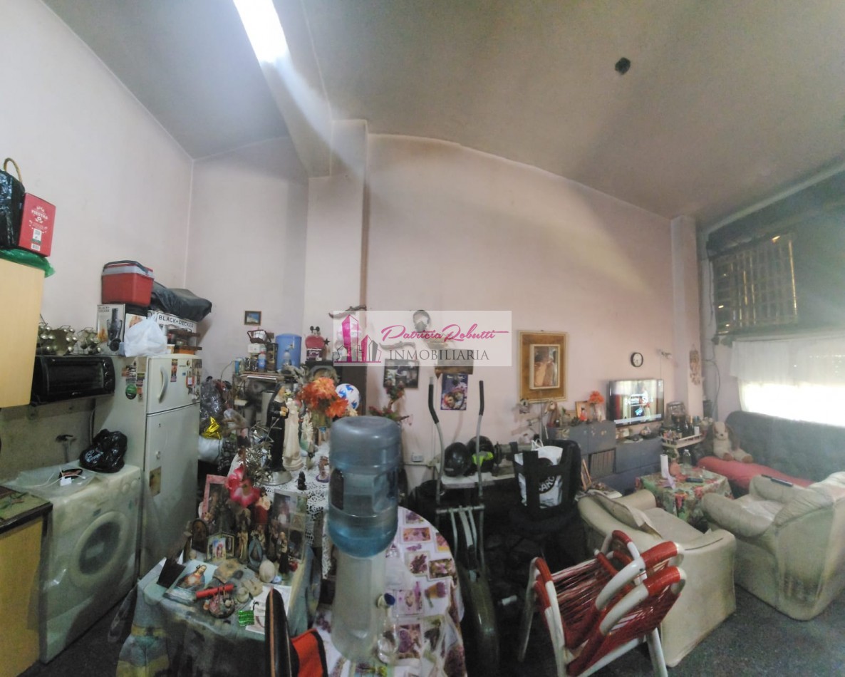 En venta local comercial remodelado a vivienda Centro Comercial Villa Celina a pasos de Roosevelt
