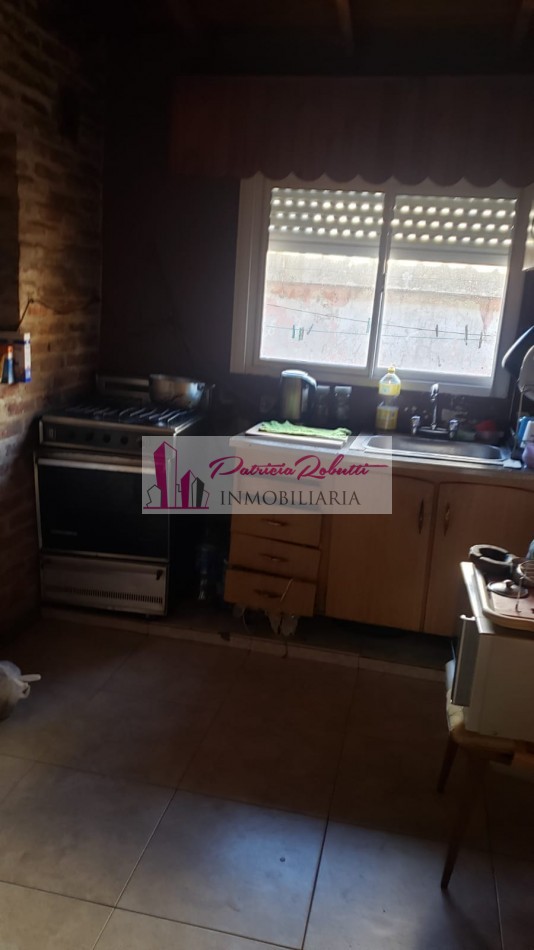 EN VENTA 2 LOCALES COMERCIALES MAS CASA 3 AMB EN ISIDRO CASANOVA