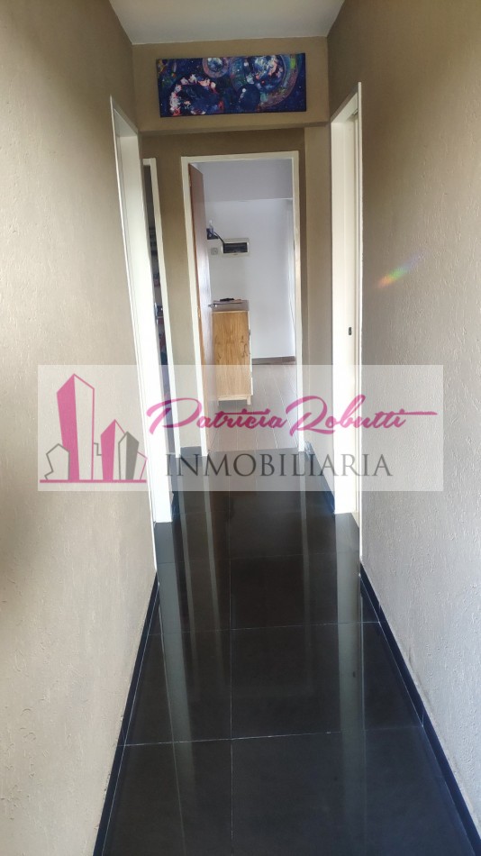 EN VENTA CASA 6 AMBIENTES EN LA TABLADA.